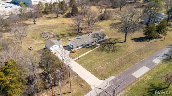 $769,000 | 32 Weldon Spring Heights Drive, Weldon Spring, MO 63304