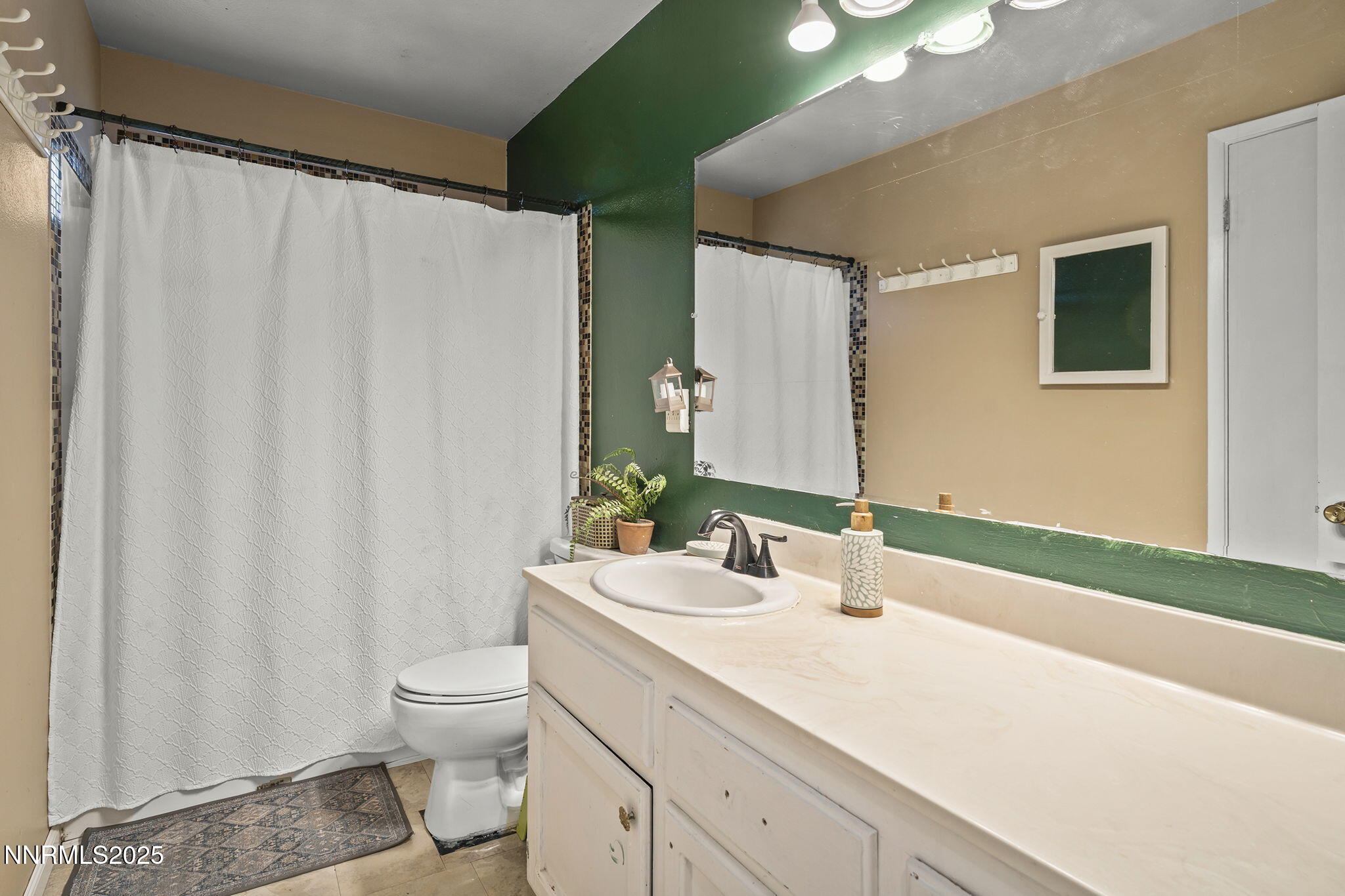 590 Colby Lane Reno, NV 89506 - Photo 22 of 32 22-web-or-mls-_DSC6754