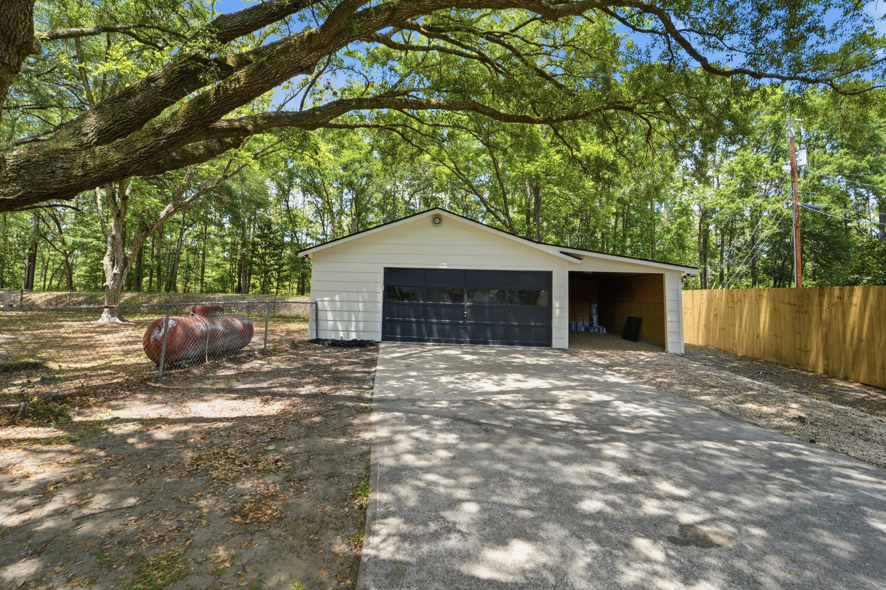 6384 Highway 162 Hollywood, SC 29449 - Photo 64 of 66 garage