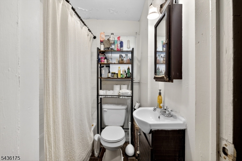 527 Valley Street, Unit 2 Orange, NJ 07050 - Photo 18 of 38