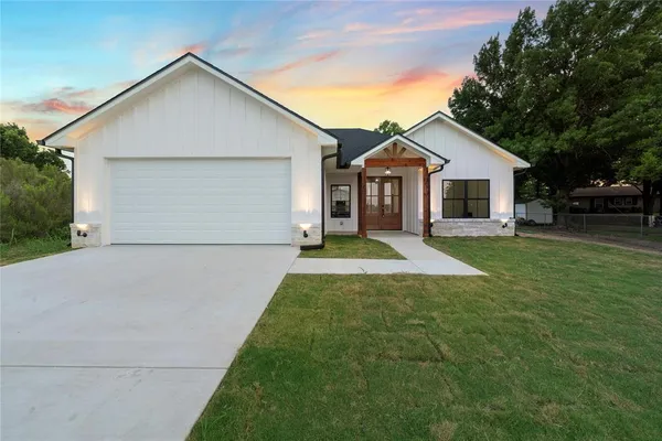 $359,900 | 267 Sherwood Drive, Woodway, TX 76712