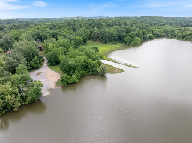 $459,900 | 4053 Deer Creek Road, Linden, TN 37096