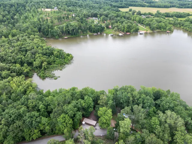 $459,900 | 4053 Deer Creek Road, Linden, TN 37096