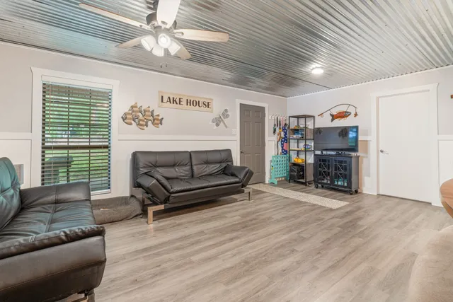 $459,900 | 4053 Deer Creek Road, Linden, TN 37096