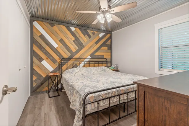 $459,900 | 4053 Deer Creek Road, Linden, TN 37096