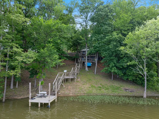 $459,900 | 4053 Deer Creek Road, Linden, TN 37096