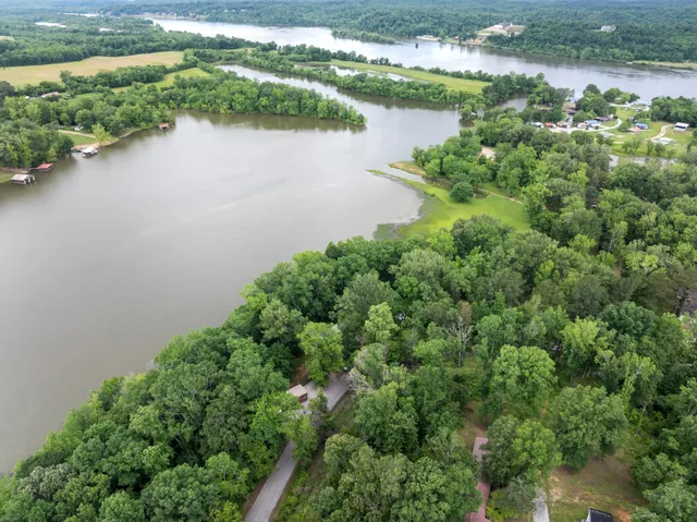 $459,900 | 4053 Deer Creek Road, Linden, TN 37096