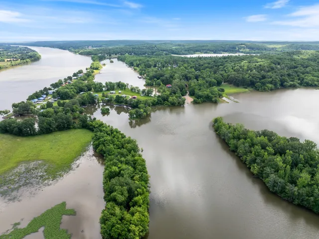 $459,900 | 4053 Deer Creek Road, Linden, TN 37096