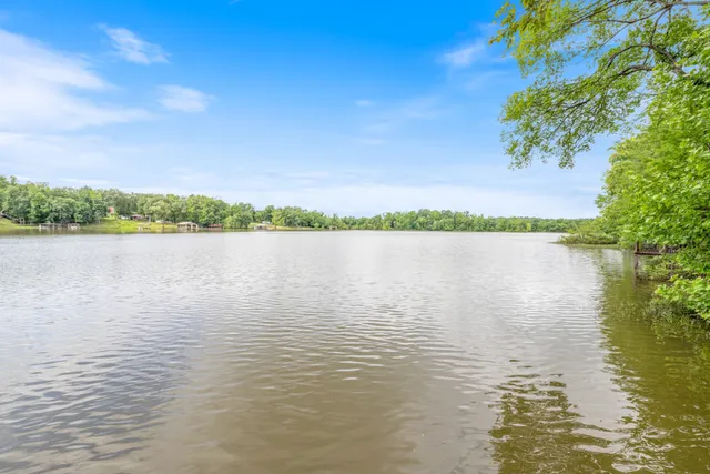 $459,900 | 4053 Deer Creek Road, Linden, TN 37096