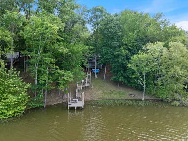 $459,900 | 4053 Deer Creek Road, Linden, TN 37096