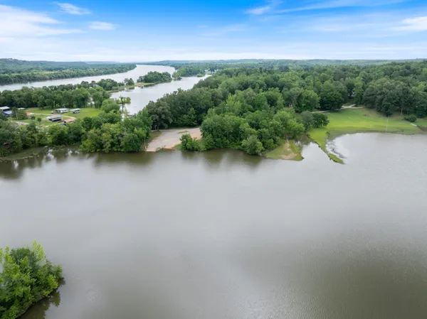 $459,900 | 4053 Deer Creek Road, Linden, TN 37096