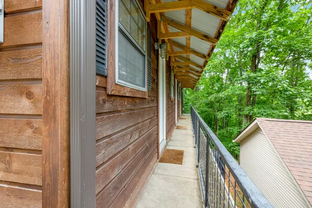 $459,900 | 4053 Deer Creek Road, Linden, TN 37096