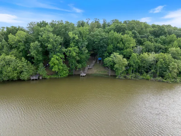 $459,900 | 4053 Deer Creek Road, Linden, TN 37096