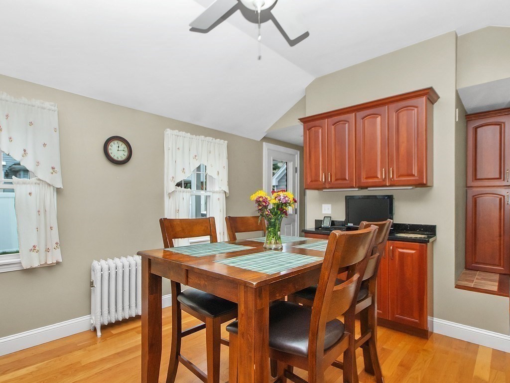 29 Ash Street Waltham, MA 02453 - Photo 7 of 37