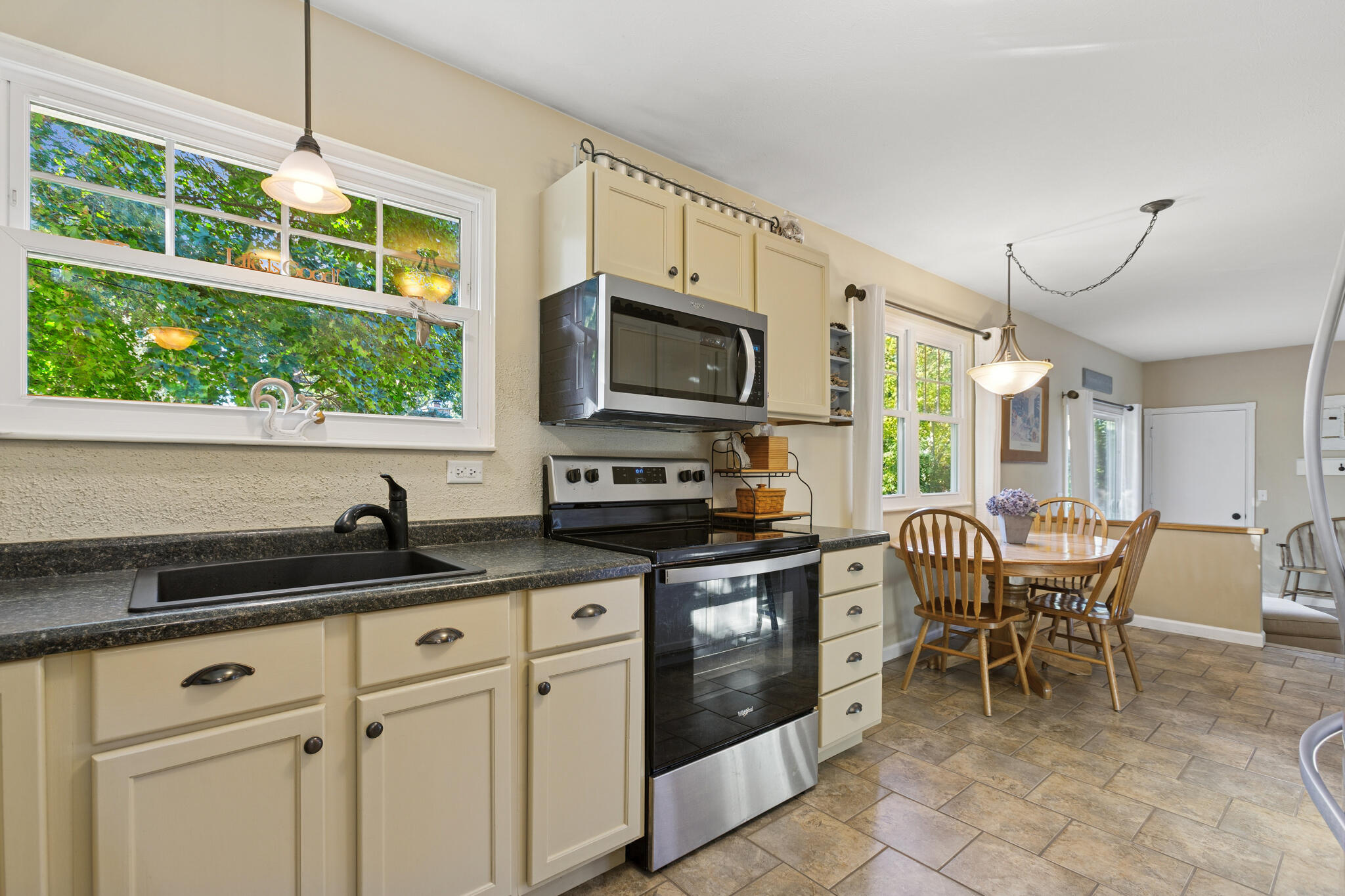 1854 Cranbrook Road St. Joseph, MI 49085 - Photo 3 of 19 Kitchen