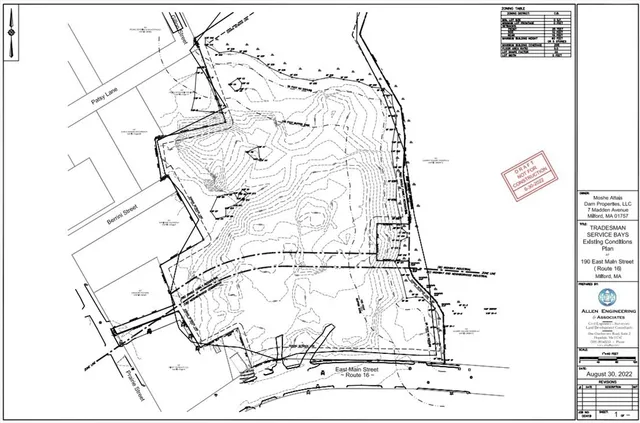 $1 | 190-194 East Main Street, Milford, MA 01757