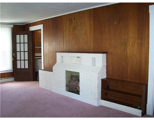 458 East Washington Street Rochester, PA 15074 - Photo 8 of 13 Family Room. First Floor Family Room