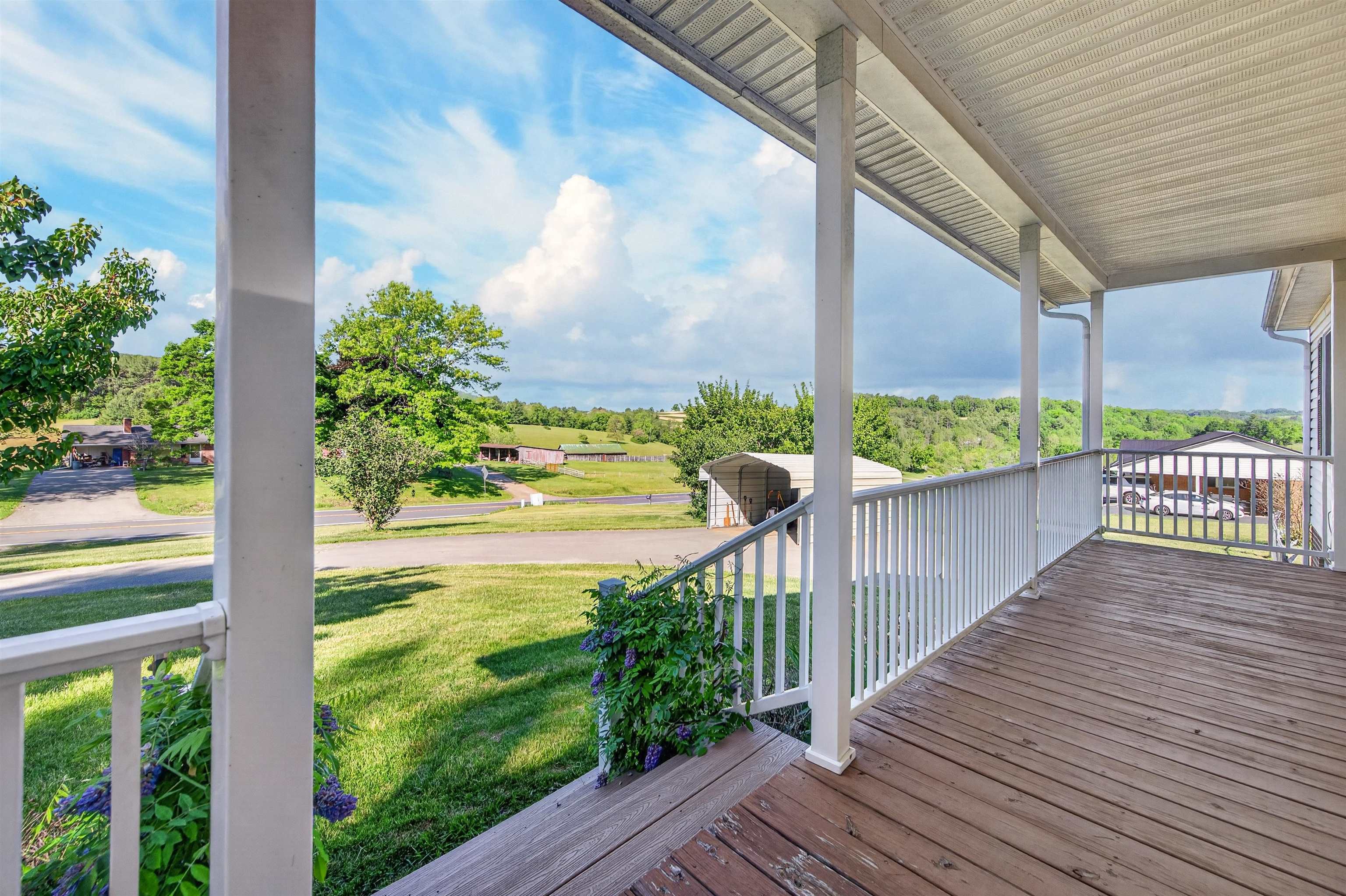 2063 Webbs Mill Road North Floyd, VA 24091 - Photo 4 of 102 Gallery Image 4