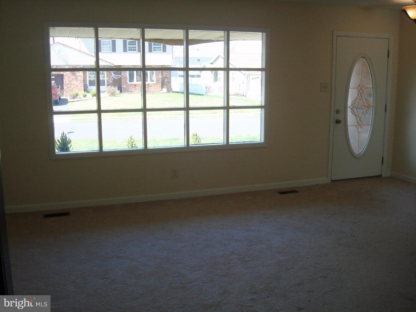 504 Fairhurst Road Fairless Hills, PA 19030 - Photo 2 of 21 Great Room