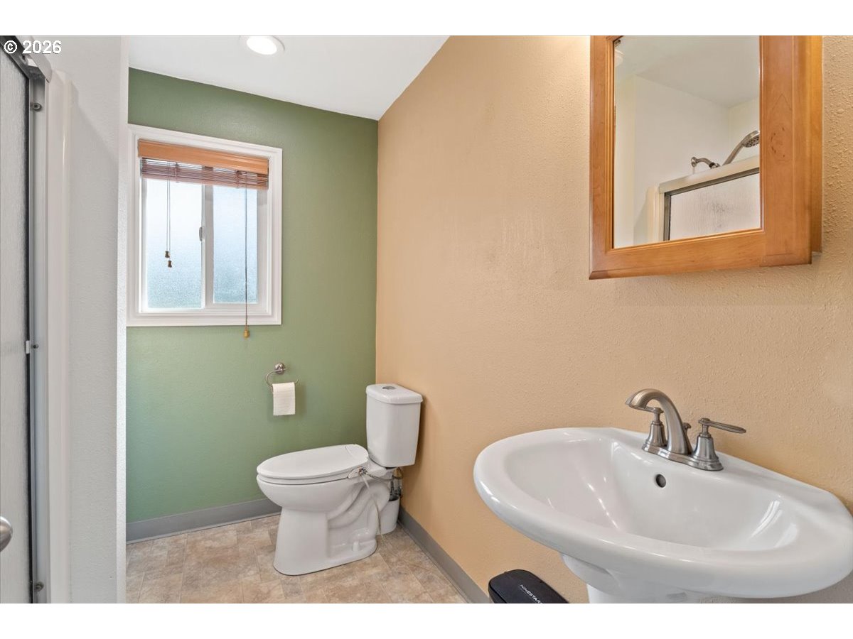 18191 Highway 211 Molalla, OR 97038 - Photo 15 of 42