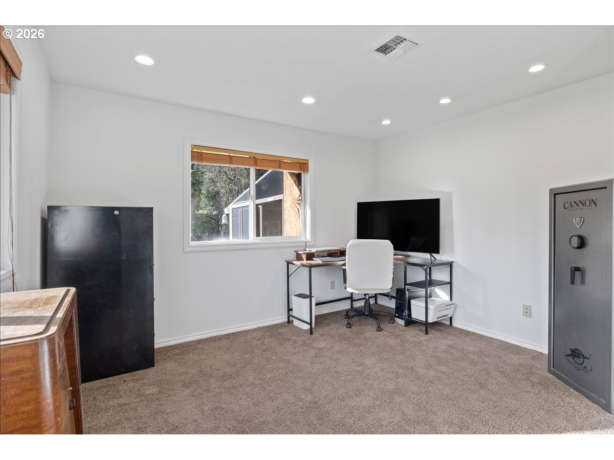 18191 Highway 211 Molalla, OR 97038 - Photo 16 of 42