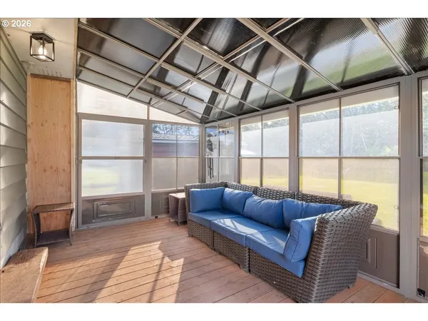 $515,000 | 18191 Highway 211, Molalla, OR 97038