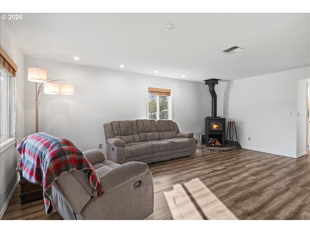 18191 Highway 211 Molalla, OR 97038 - Photo 5 of 42