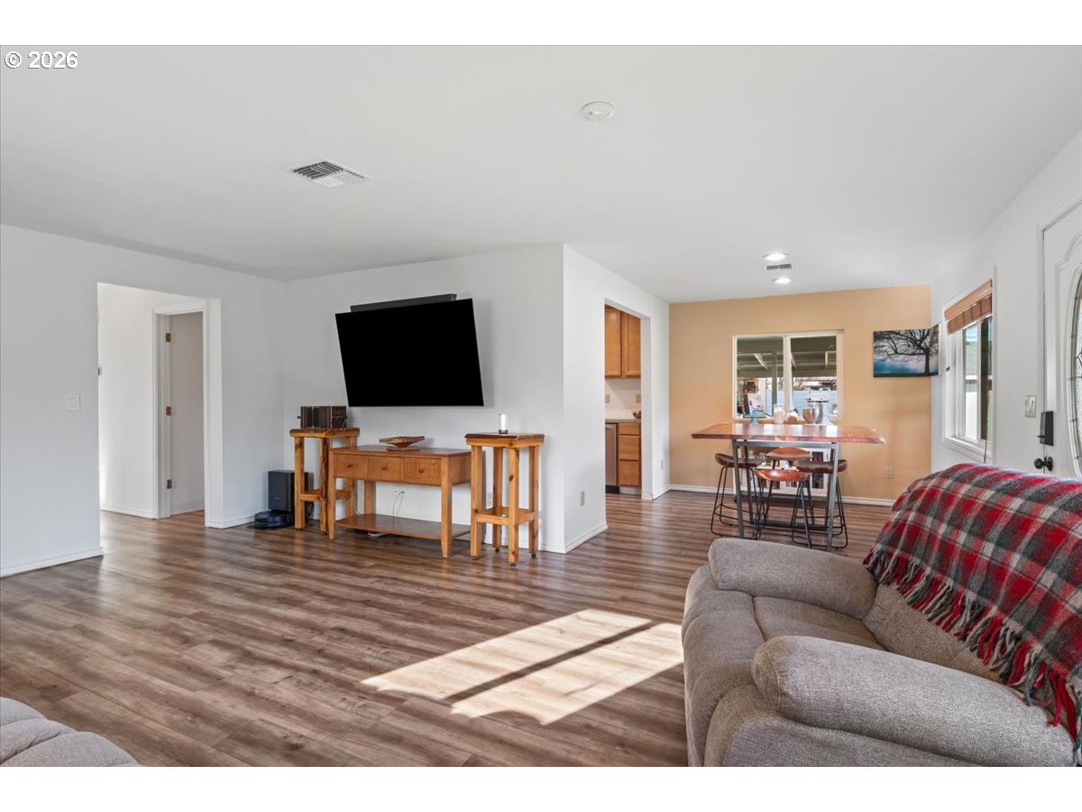 18191 Highway 211 Molalla, OR 97038 - Photo 6 of 42