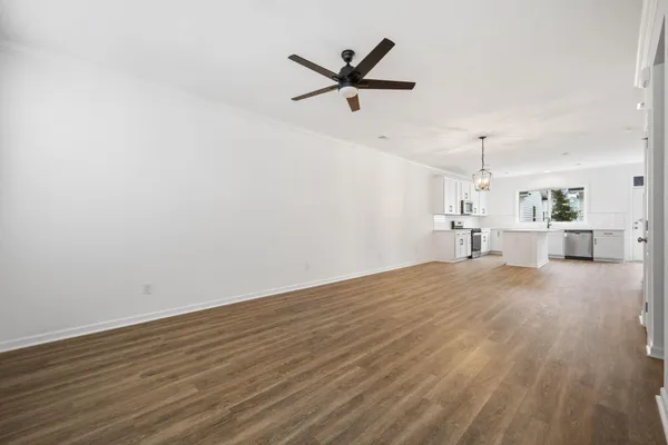 $2,500 | 762 Blueway Avenue, Summerville, SC 29486