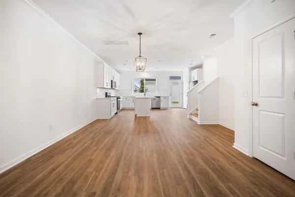 $2,500 | 762 Blueway Avenue, Summerville, SC 29486