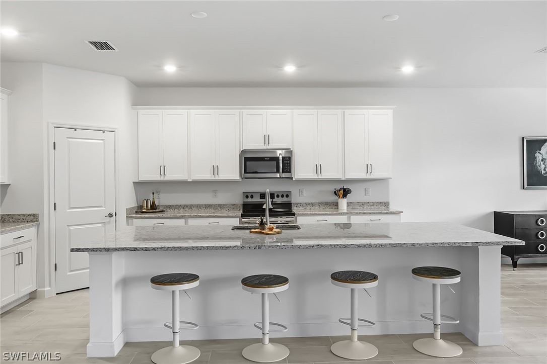 11384 Canopy Loop Fort Myers, FL 33913 - Photo 2 of 25 Gallery Image 2
