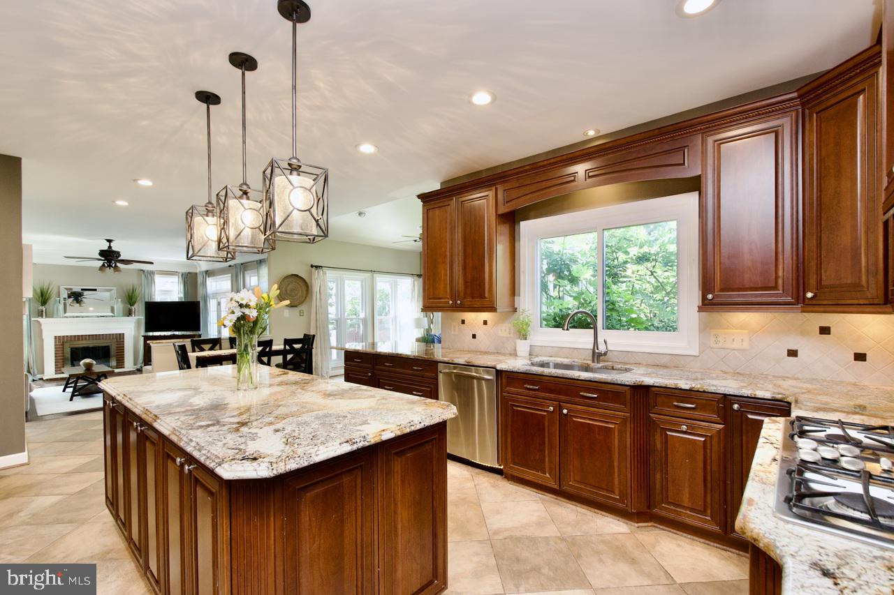 5495 Ashleigh Road Fairfax, VA 22030 - Photo 10 of 65 Gallery Image 10