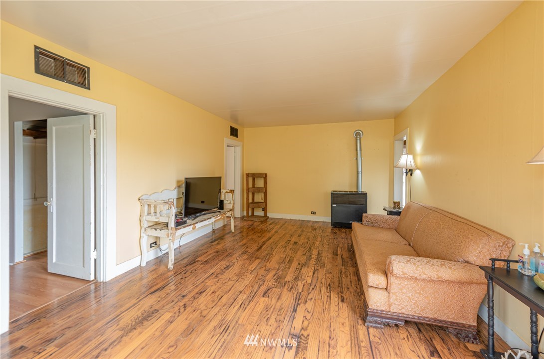 1941 Martin Road Mount Vernon, WA 98273 - Photo 3 of 25 Gallery Image 3