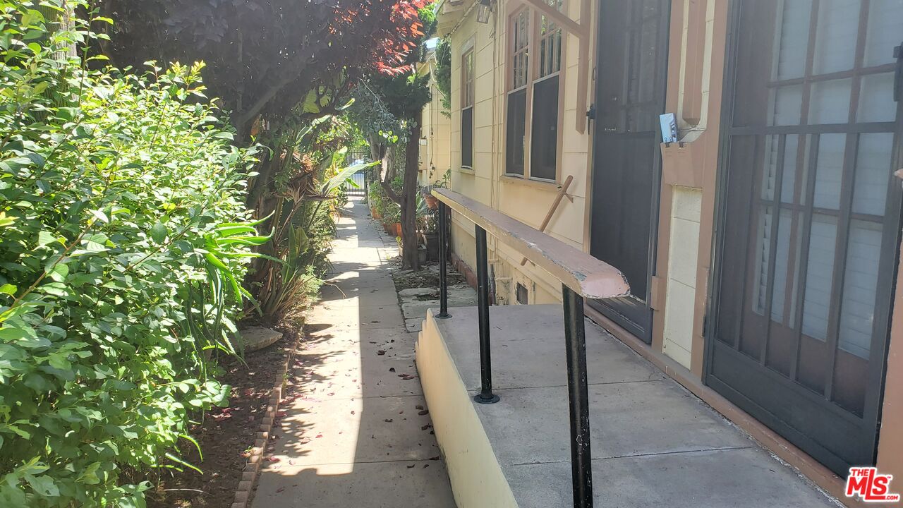 223 Strand Street, Unit G Santa Monica, CA 90405 - Photo 7 of 9