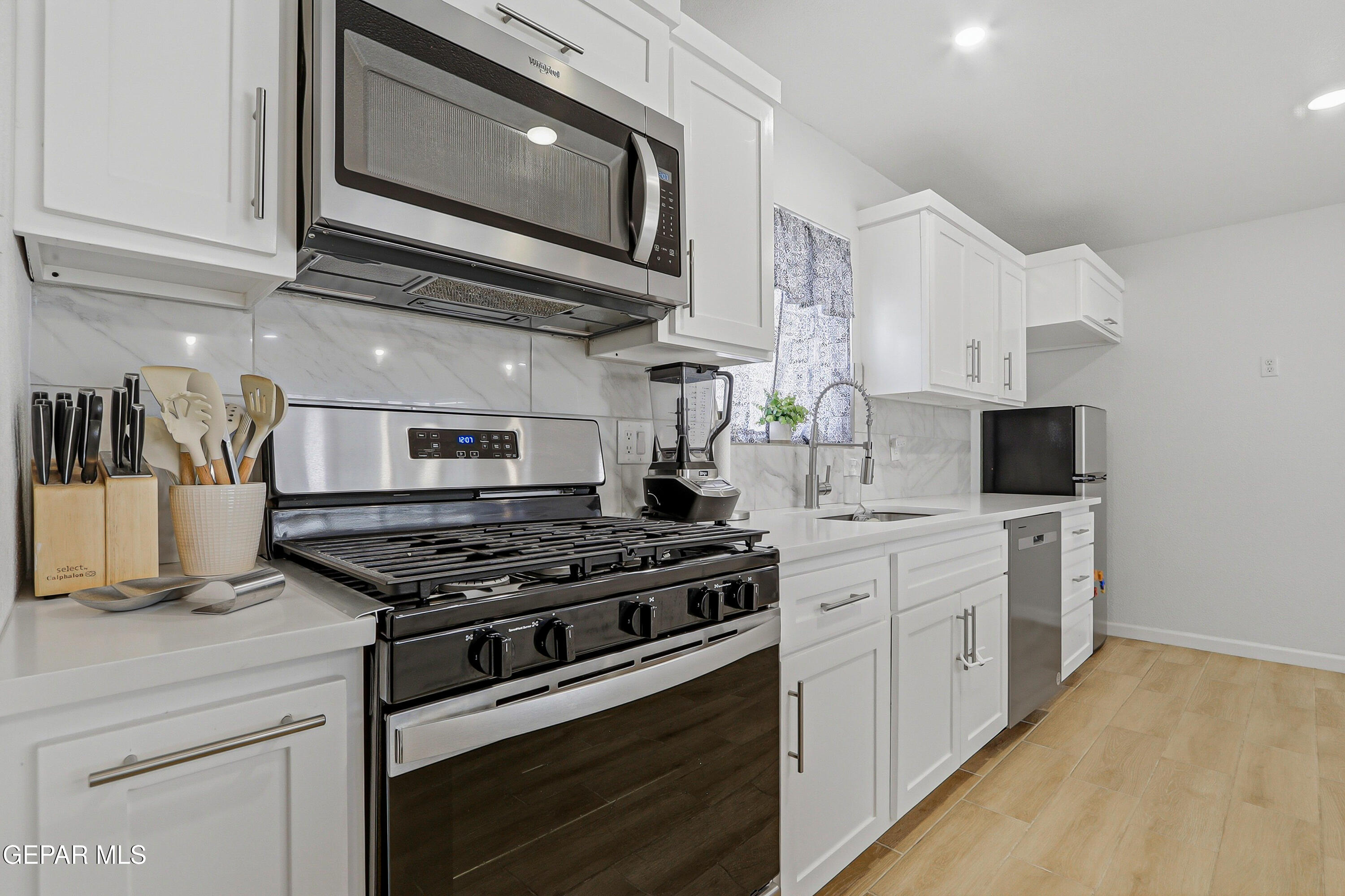 3030 Orkney Road El Paso, TX 79925 - Photo 7 of 26 KITCHEN