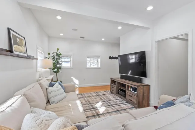 $595,000 | 31 Elm Street, Upton, MA 01568