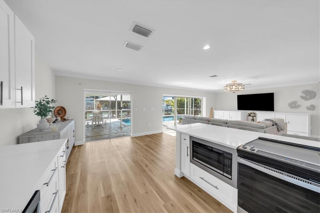 128 San Salvador Street Naples, FL 34113 - Photo 15 of 35
