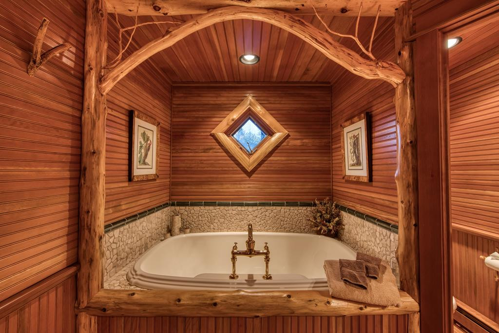 62 Peninsula Way Road Lake Placid, NY 12946 - Photo 10 of 35 Primary bathroom