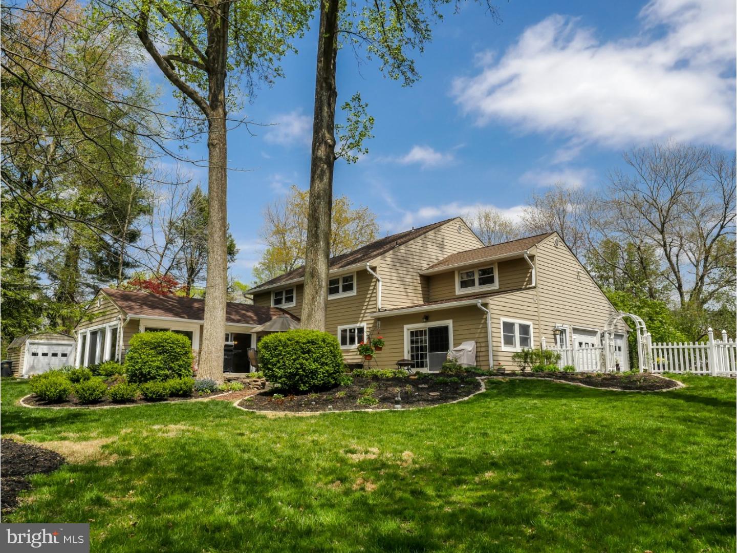 837 Sandy Run Road Yardley, PA 19067 - Photo 4 of 25 Exterior Back