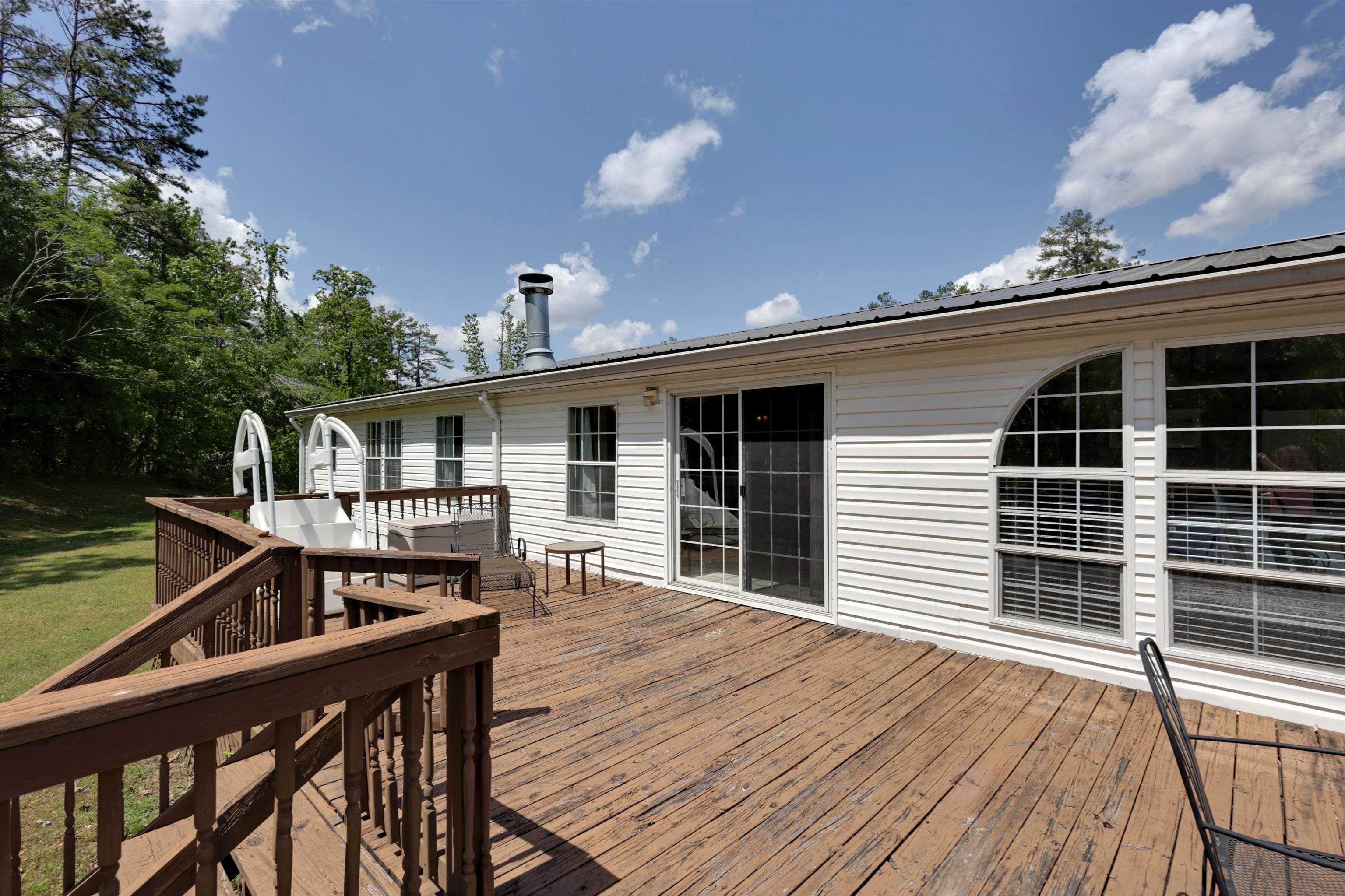 39 Cr 360 Road Iuka, MS 38852 - Photo 28 of 31 a front view of a house with a balcony