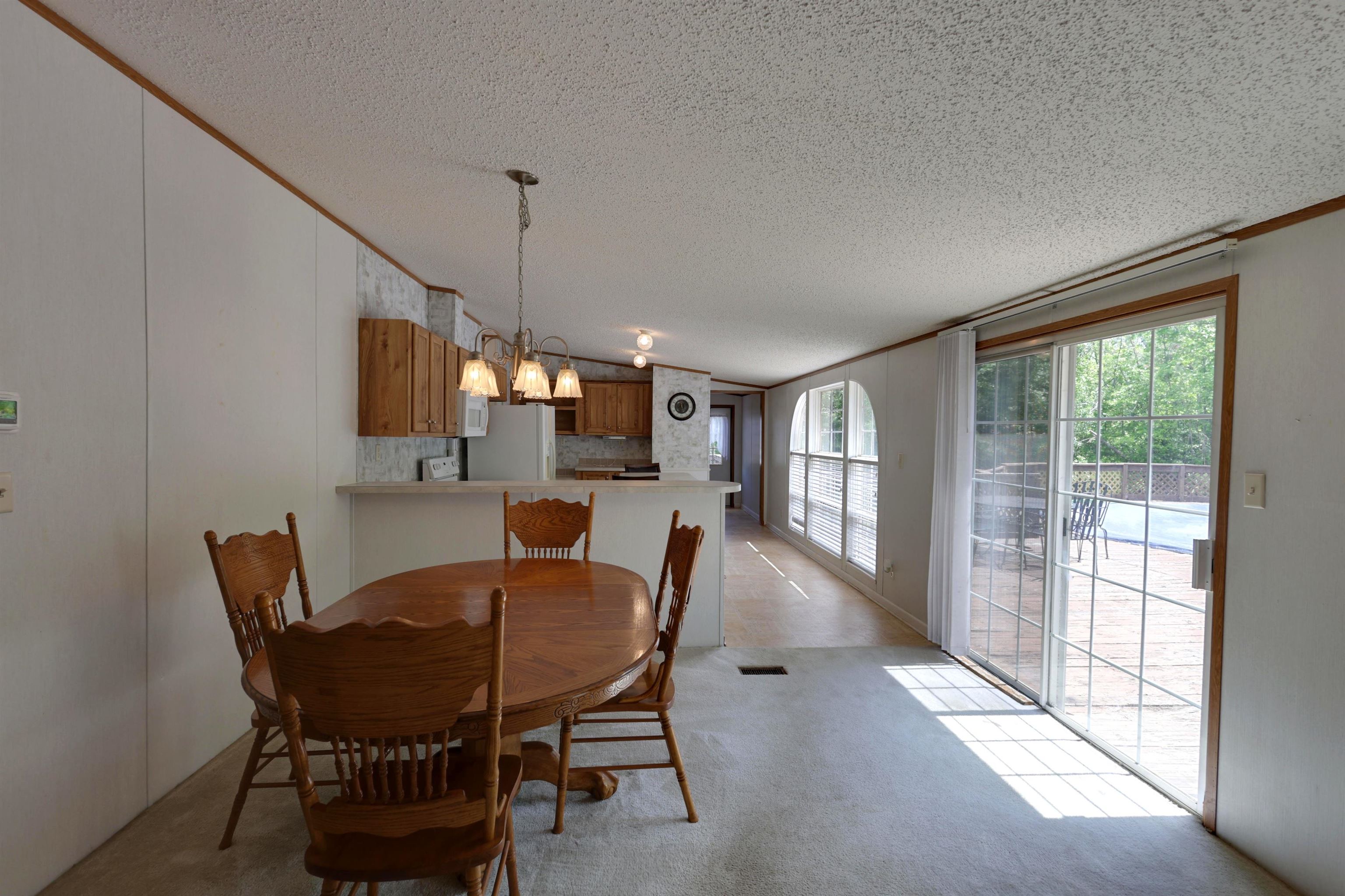 39 Cr 360 Road Iuka, MS 38852 - Photo 7 of 31 a dining room with furniture and window