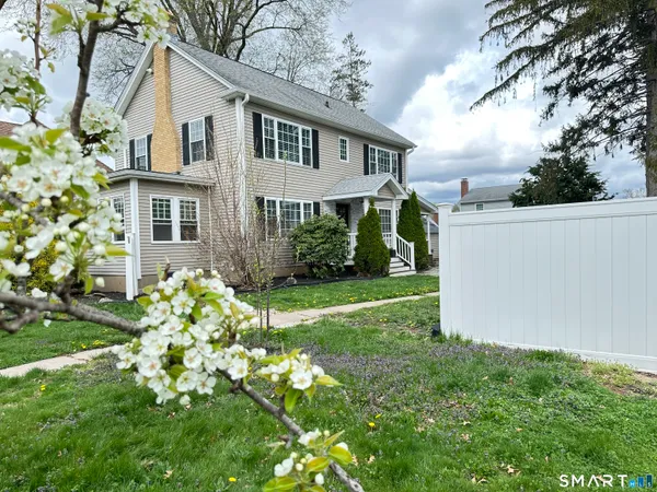 $420,900 | 49 Clearfield Road, Wethersfield, CT 06109