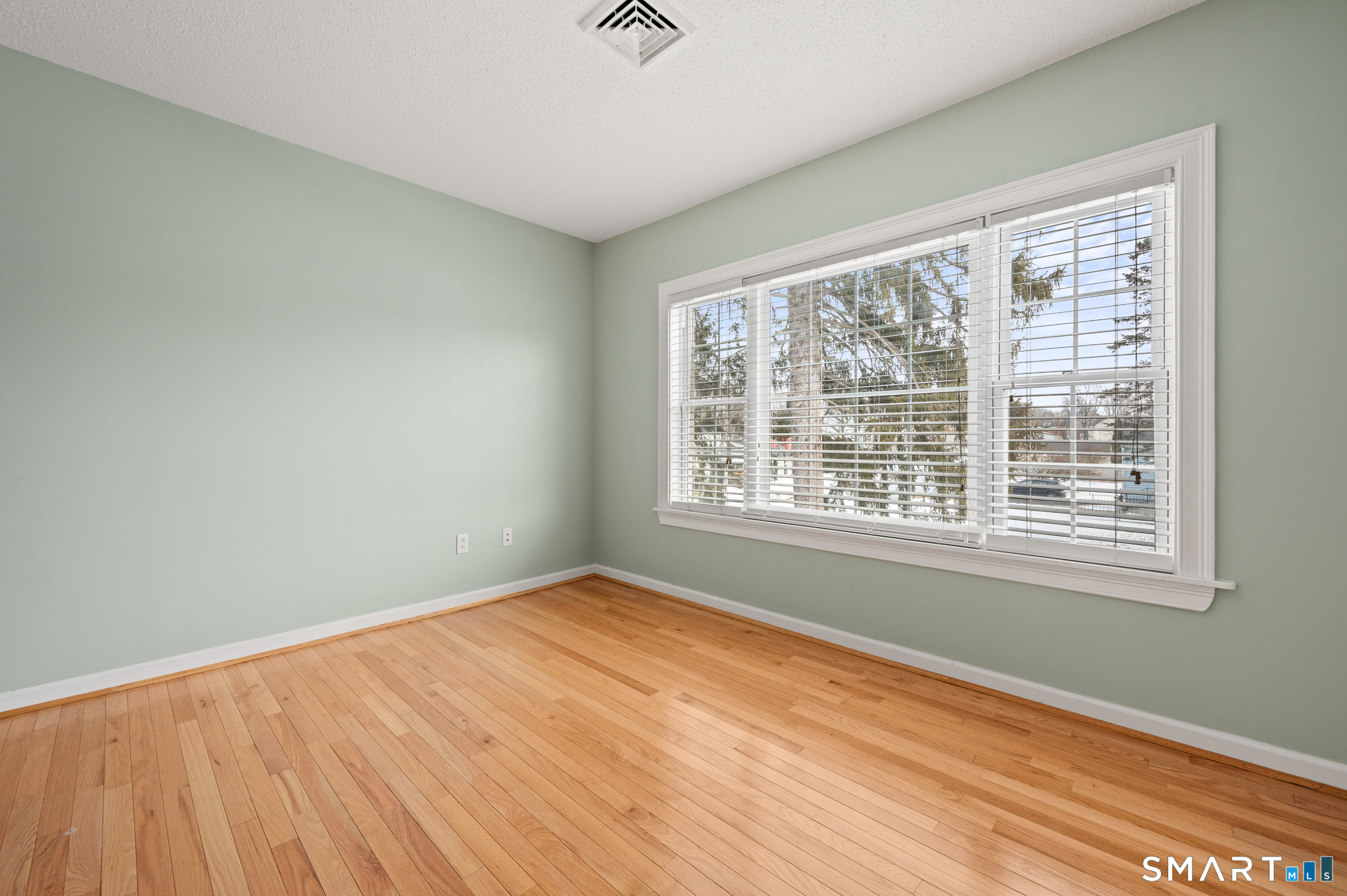 49 Clearfield Road Wethersfield, CT 06109 - Photo 22 of 28
