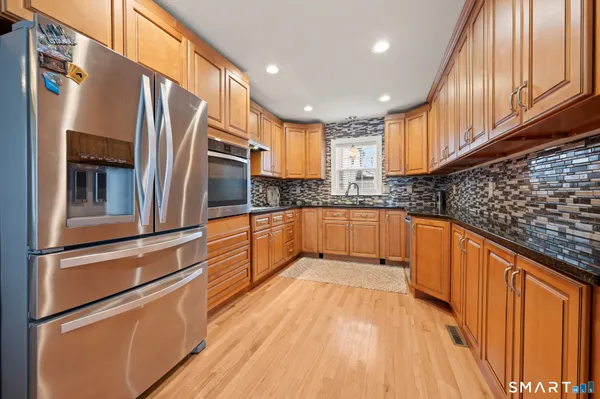 $420,900 | 49 Clearfield Road, Wethersfield, CT 06109