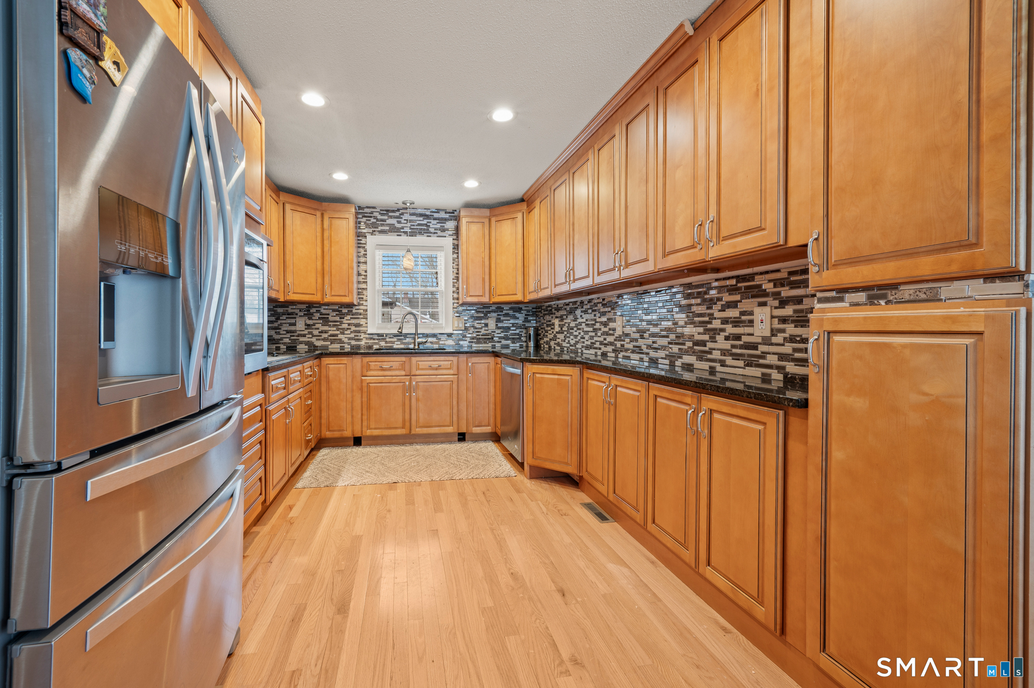 49 Clearfield Road Wethersfield, CT 06109 - Photo 4 of 28