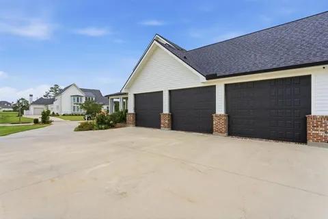 $1,200,000 | 3905 Palmetto Drive, Lake Charles, LA 70605
