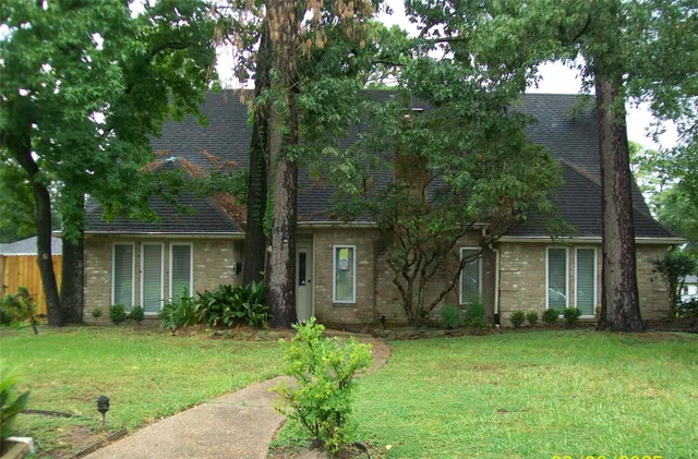 front view of house with a yard