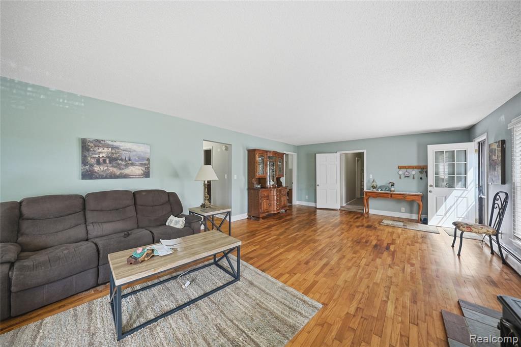 6790 Weyer Road Imlay City, MI 48444 - Photo 7 of 34