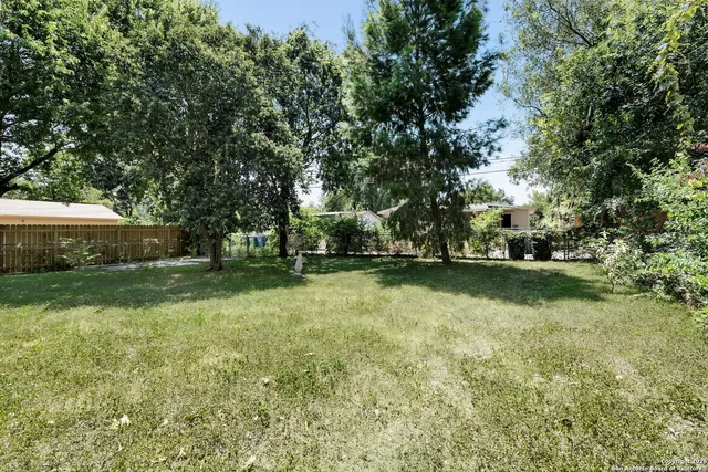 $1,350 | 418 Saratoga Drive, San Antonio, TX 78213