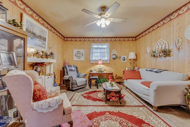 $219,900 | 307 West Westbrook Street, Wallace, NC 28466